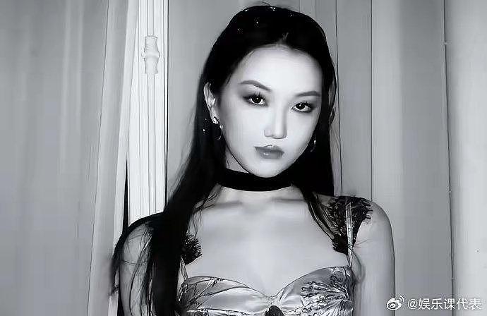 疑似王菲女儿李嫣ins晒手术图，发文：“轻舟已过” - 3