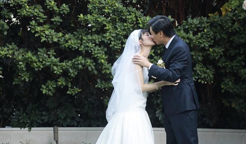 恭喜！32岁香港著名靓模今日大婚，因长相清纯被封为翻版张柏芝 - 6