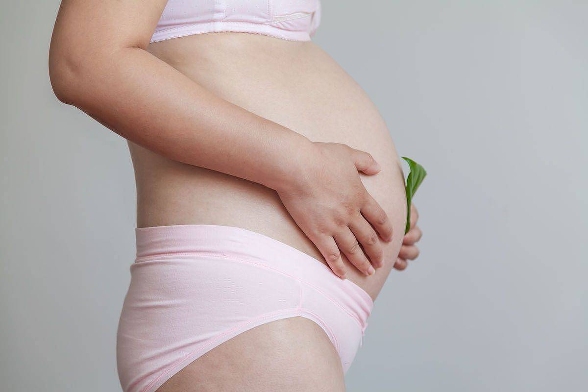 双胞胎在孕妈肚子里“较量”，导致大小相差悬殊，孕妈无奈做减胎 - 5