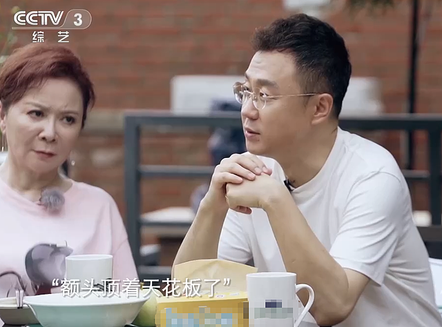 央视主持人刚强秀恩爱，日常与老婆学习上海话，春妮曾结过一次婚 - 2
