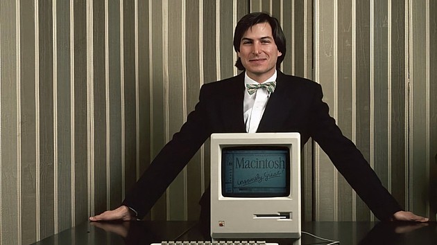 46年前的今天，苹果公司正式成立：创始人包括乔布斯、沃兹尼亚克、韦恩 - 1