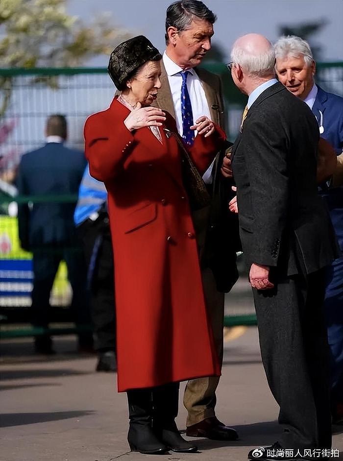 73岁英国长公主被迫当劳模！一袭红衣裹身好明媚，7天竟然营业8次 - 5