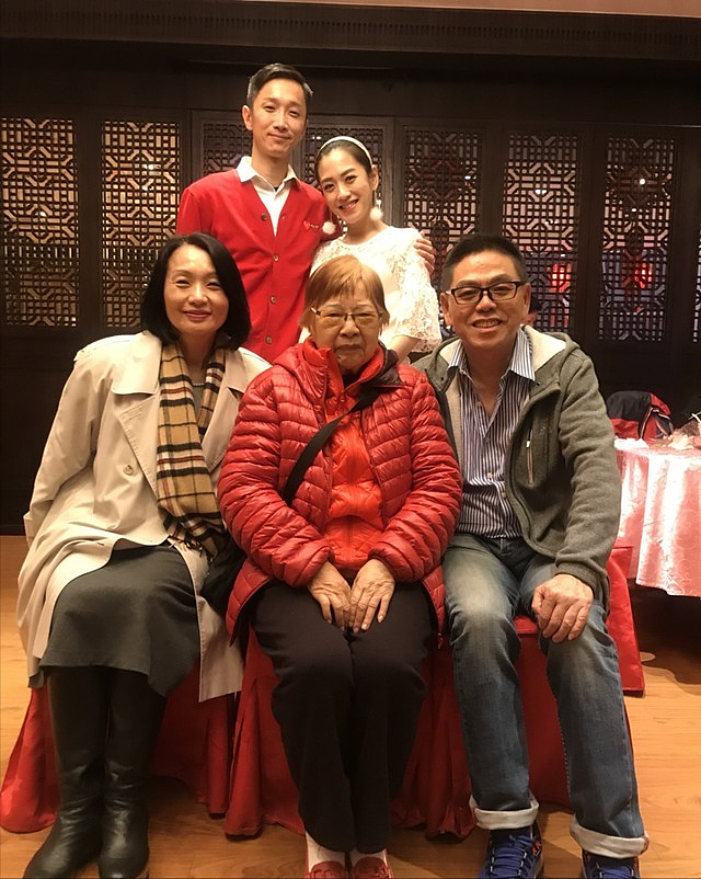 40岁杨千霈接到噩耗，身患癌症晚期外婆日前病逝，生日当天未庆祝 - 9