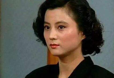 比杨钰莹更早被称“甜歌皇后”，演玉兔精爆红，离婚失业患抑郁 - 3