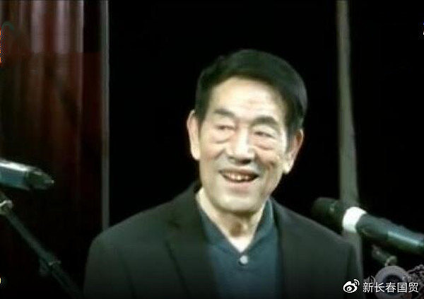90岁相声名家杨少华罕见露面，骨瘦如柴目光呆滞，健康状态让人担心 - 1