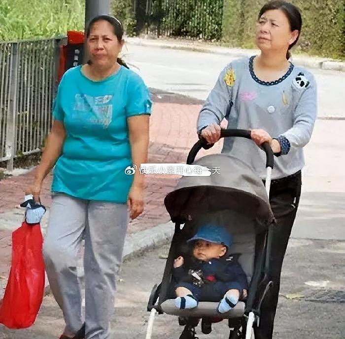 郭晶晶67岁的母亲令人敬佩，近些年衰老明显，她对女儿的帮助很大 - 10