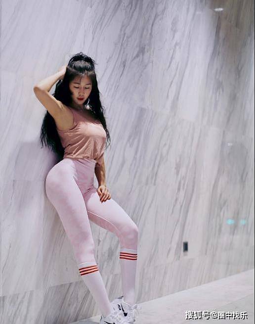 姜黎明被称为“亚洲第一美臀”她的经历可称为神话 - 1