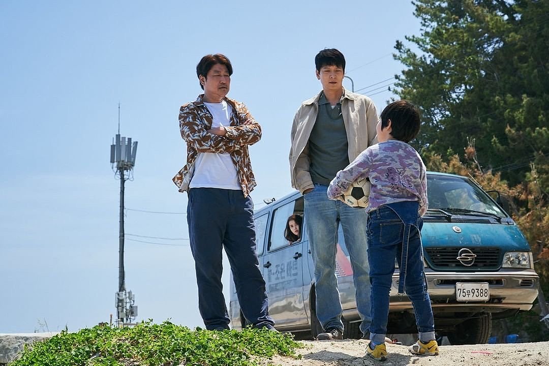 是枝裕和执导的韩国电影《掮客（代理人）》发布新剧照 - 3