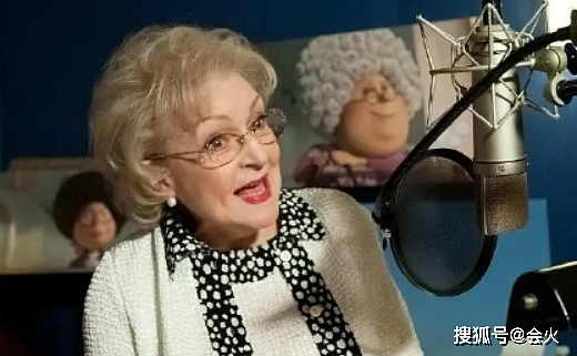 传奇演员贝蒂·怀特家中去世！享年99岁，曾为《海绵宝宝》配音 - 4