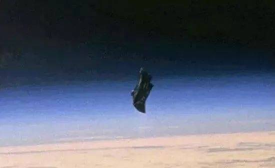 黑骑士卫星被击落报道视频曝光，人类或已向外星人宣战 - 1