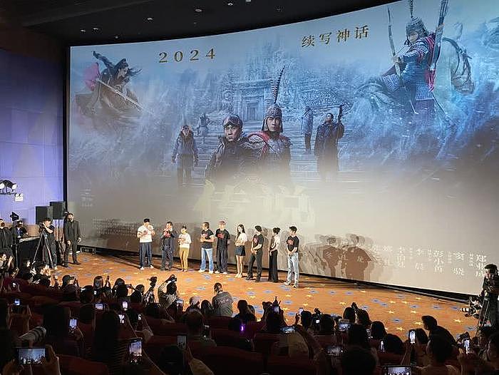 《传说》北京首映现场欢乐多 ，AI成龙震撼亮相好评满满 - 8