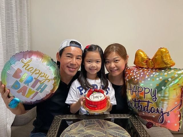 TVB男艺人徐荣在家为女儿庆祝7岁生日 每年为子女花几十万学费 - 3