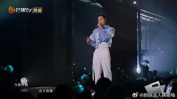 爷青回了！袁成杰演唱了自己曾和戚薇合作的经典歌曲《外滩十八号》 - 2