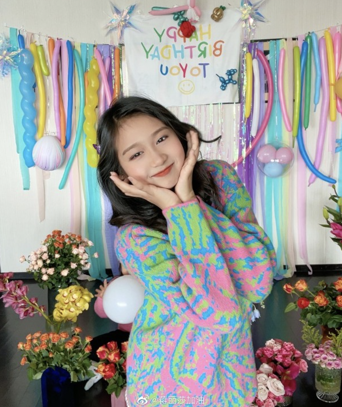 陈浩民为长女办生日派对，10岁陈雅薷打扮成熟，颜值身高遗传母亲 - 5