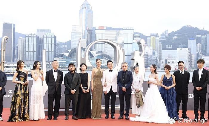 香港这一夜，红毯争艳，50位明星云集，可依旧“救不了”香港电影 - 3