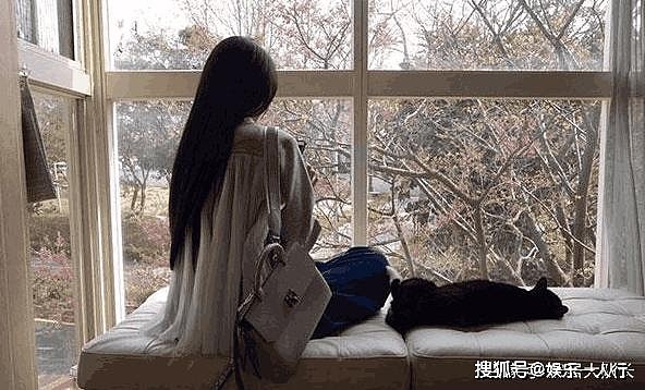 气质女神郭碧婷家装，简单装修精致生活，就客厅有点乱了 - 5