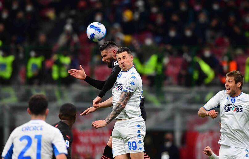 吉鲁低迷7射门0进球，卡卢卢全场最高分，米兰领先尤文7分 - 2