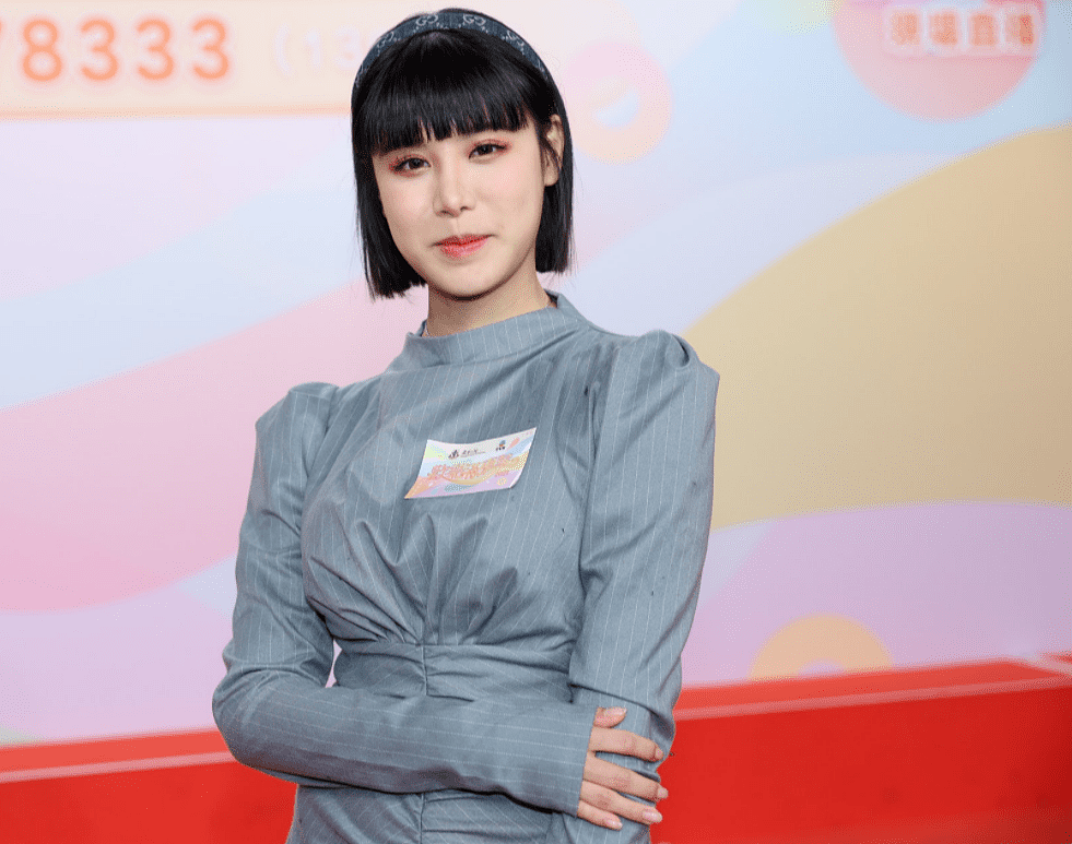 港姐季军为学业放弃《中国好声音》，两年后上TVB唱：有点紧张 - 1