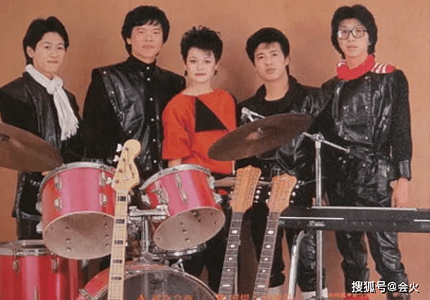 丘丘合唱团邱晨因肝硬化去世！享年72岁，曾创立台湾第一流行乐团 - 4
