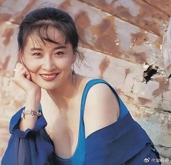 演员于莉：曾是马景涛挚爱，被大佬打掉子宫，至今无人敢娶 - 34