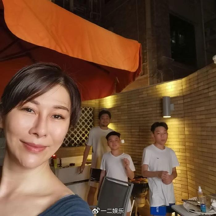 46岁女演员黎淑贤烧炭自杀，前一晚还分享在豪宅内炭火烧烤的动态 - 11