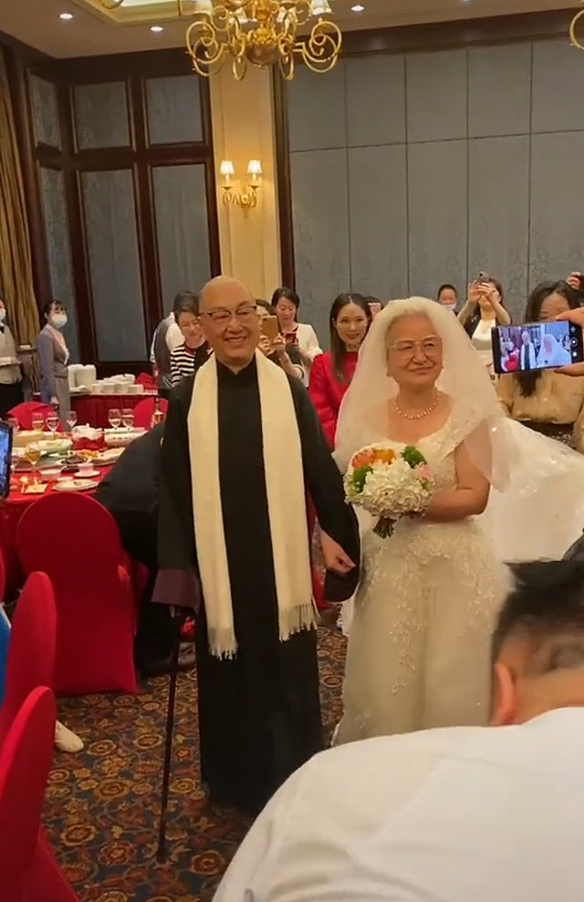 78岁老艺术家乔榛办金婚庆典，与妻重现婚礼精神矍铄，已抗癌36年 - 5