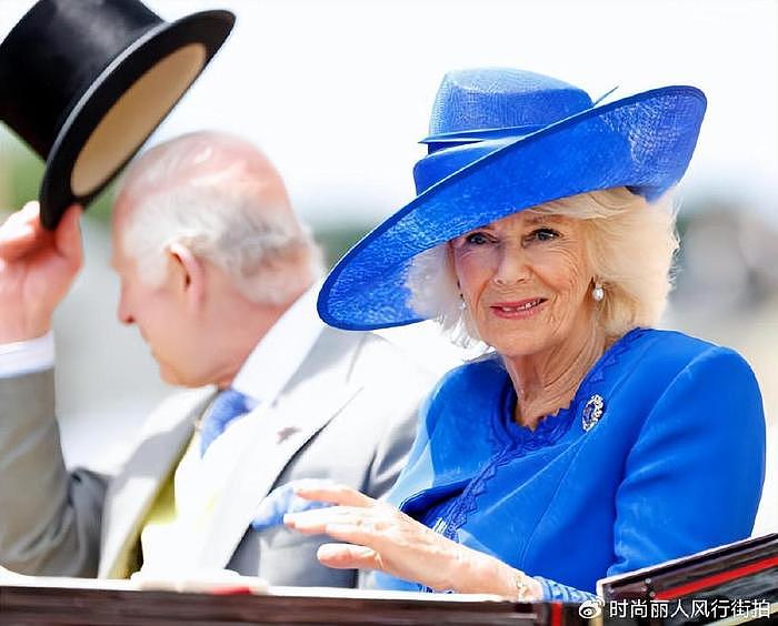 英王室赛马会第一天！卡米拉一身蓝色太风光，英国公主们都好惊艳 - 8