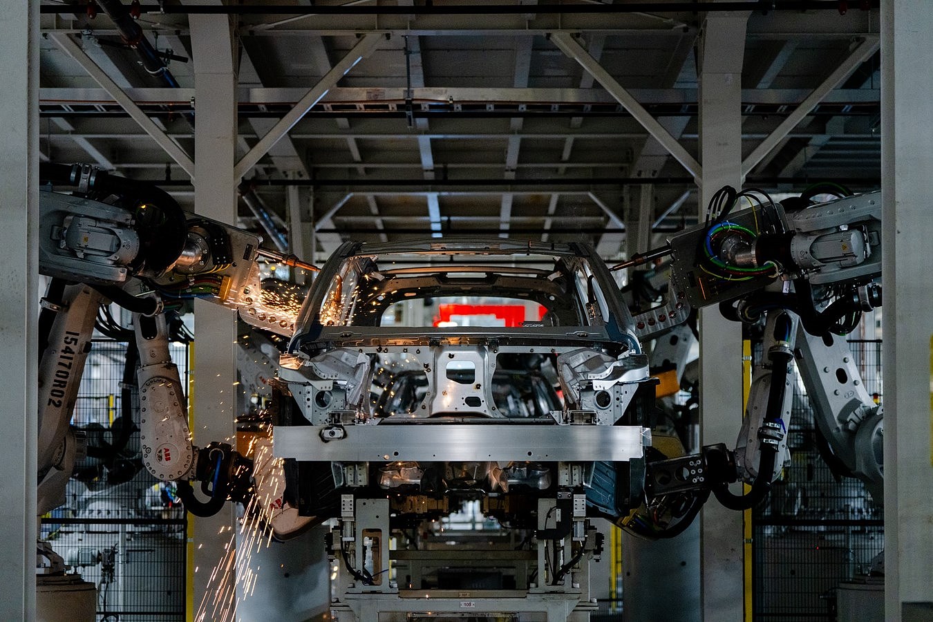 沃尔沃 EX90 纯电 SUV 车型宣布量产，计划今年下半年开始交付 - 1
