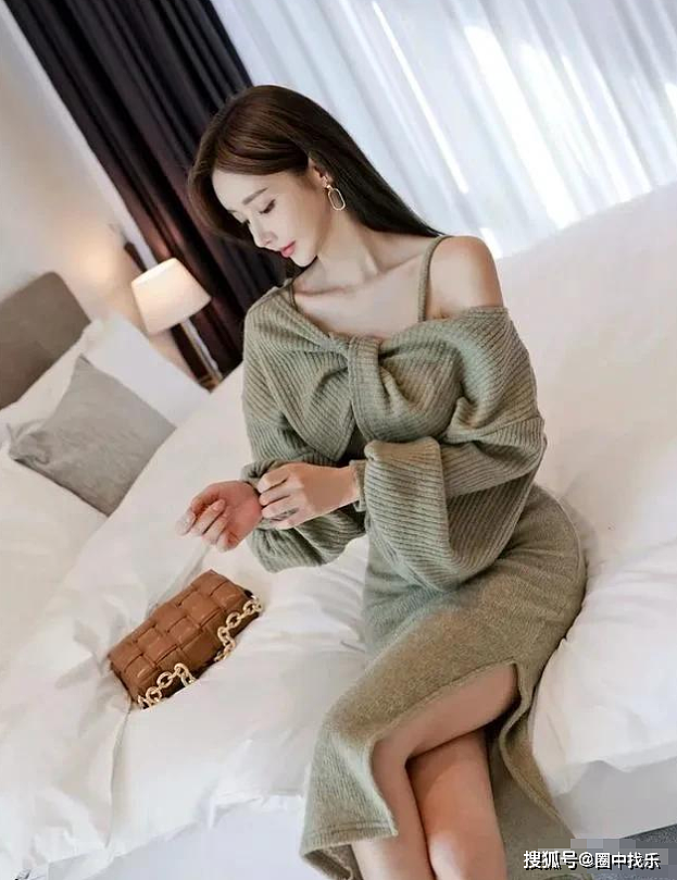 韩国服装模特，浅绿针织包臀裙，显出气质又大方！ - 9