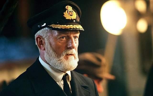 泰坦尼克号船长饰演者去世，演红指环王国王，解说过美丽中国 - 1