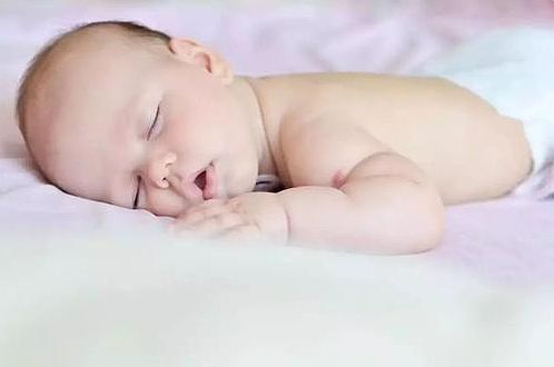 宝宝多大可以用“枕头”？新手妈妈先别急，时机不对反而影响发育 - 3