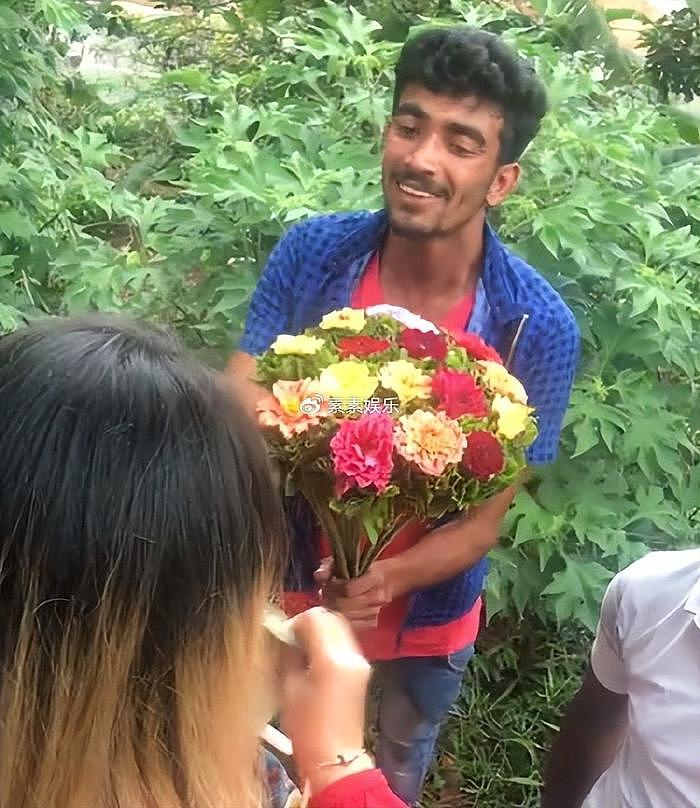斯里兰卡卖花小伙感谢中国网友：你们的善良淳朴，像鲜花一样灿烂 - 2