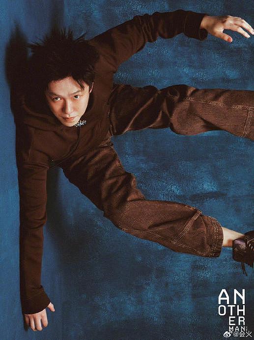 王楚钦首登 Another Man 9月刊封面内页 - 9