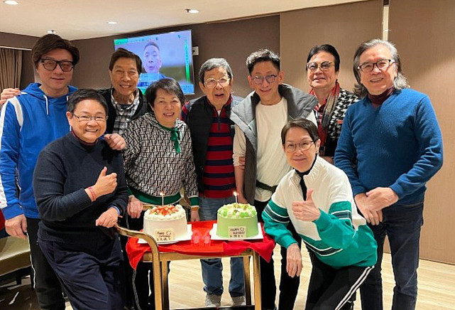 胡枫91岁生日接连参加庆生活动 儿孙满堂多位圈中好友为其庆生 - 9