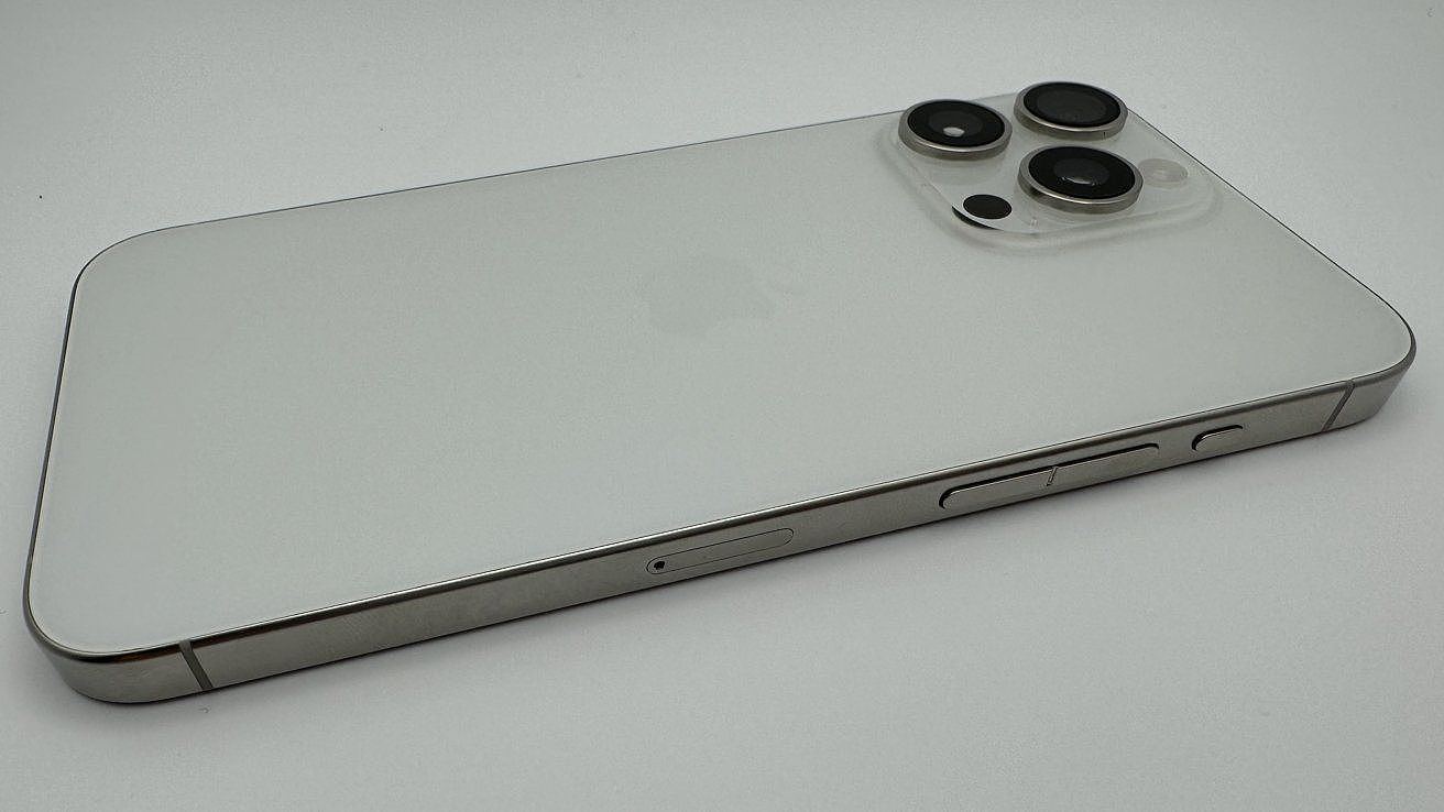 iPhone 15 Pro Max 原型机上手，初探被苹果取消的触觉音量 / 电源按钮 - 6