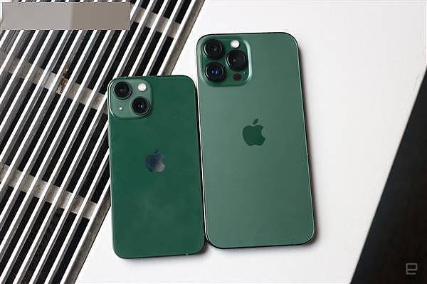 5999元起！iPhone 13新配色真机上手：全新苍岭绿和绿色有爱吗 - 7