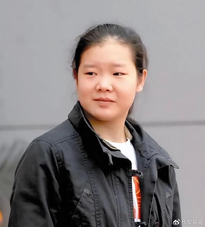 “体操女皇”程菲：25岁退役身材发福似大妈，如今35岁仍未婚 - 6