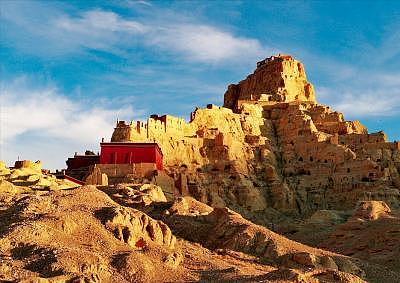 西藏古格王朝为何突然消失？藏尸洞里有何秘密？考古发掘揭开真相