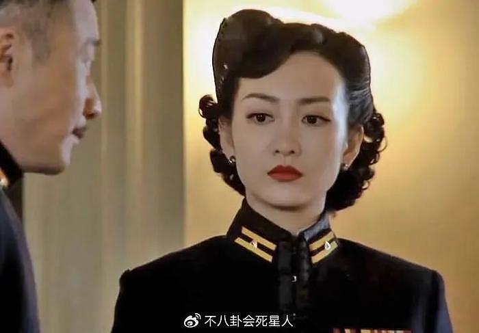 同样演“女军官”，把杨幂和王鸥俞飞鸿放在一起，差别就出来了 - 13