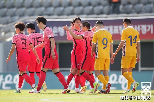 5-1到4-0！韩国男足吊打欧洲鱼腩，韩国梅西2场轰2球，国足比不过 - 1
