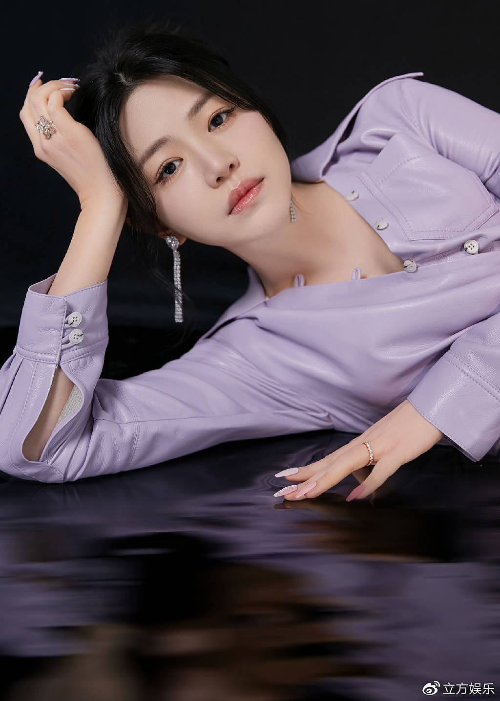 陈妍希穿紫色礼服端庄大气 流光溢彩释放浪漫气息 - 2
