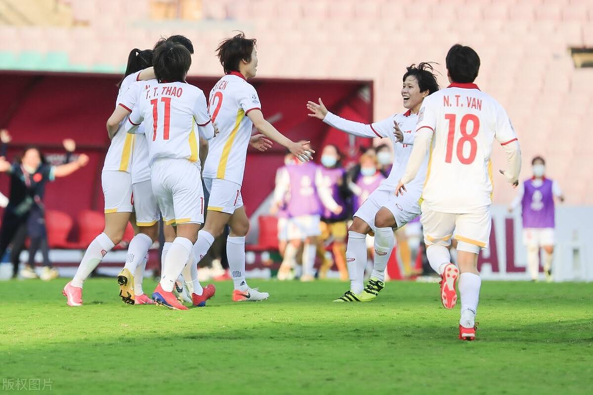中国女足亚洲杯首次丢球！水庆霞钦点后卫低级失误送礼，引发热议 - 1