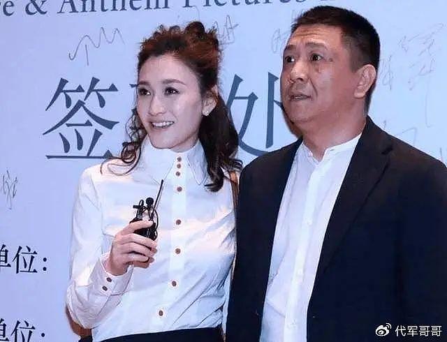 李小冉：39岁嫁给富商男闺蜜，5个亿随便花，如今生活状况怎样？ - 19