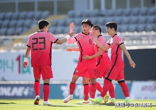 5-1到4-0！韩国男足吊打欧洲鱼腩，韩国梅西2场轰2球，国足比不过 - 2