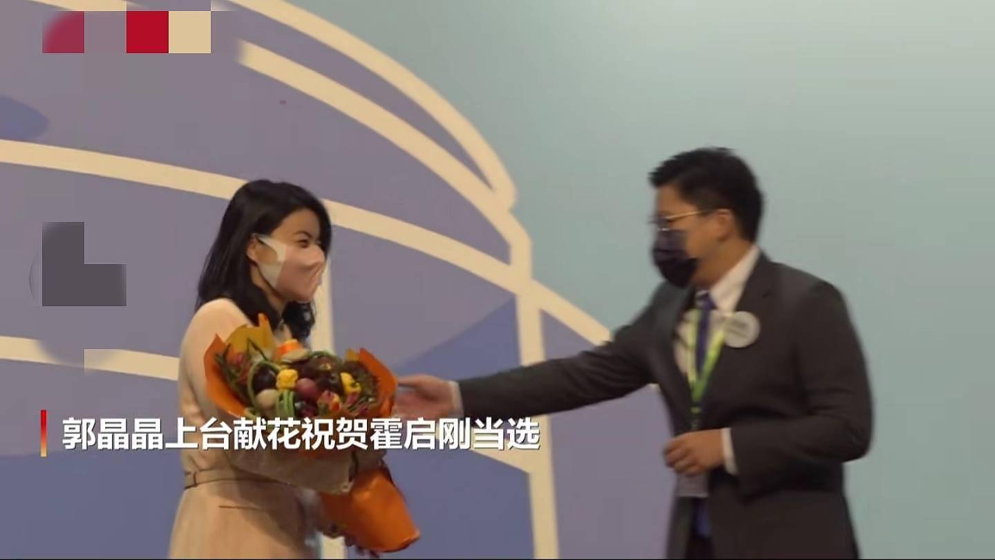 霍启刚当选香港议员，郭晶晶送“蔬菜花”祝贺，被老公赞美环保又好吃 - 3