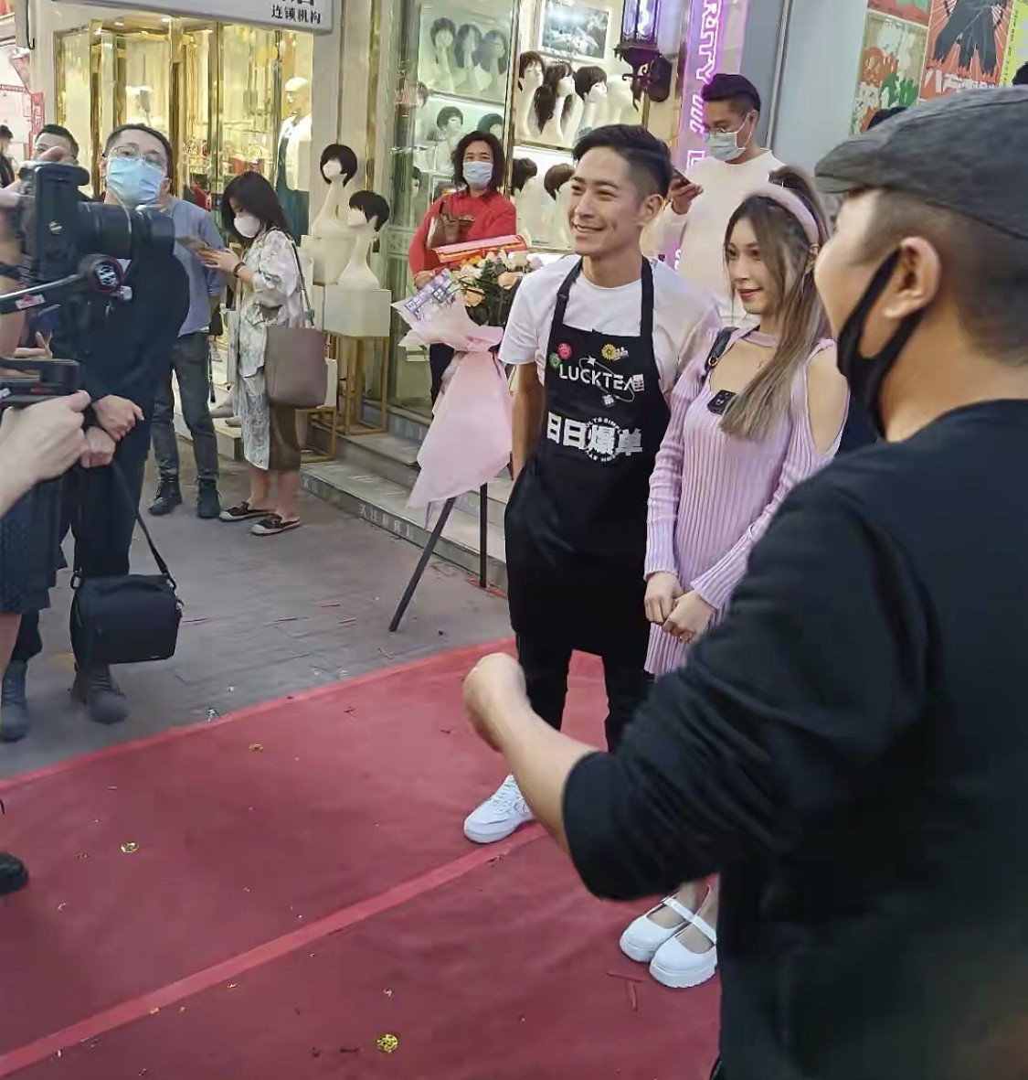 TVB艺人在广州开奶茶店，亲力亲为到店帮忙，赴内地六年成功创业 - 5