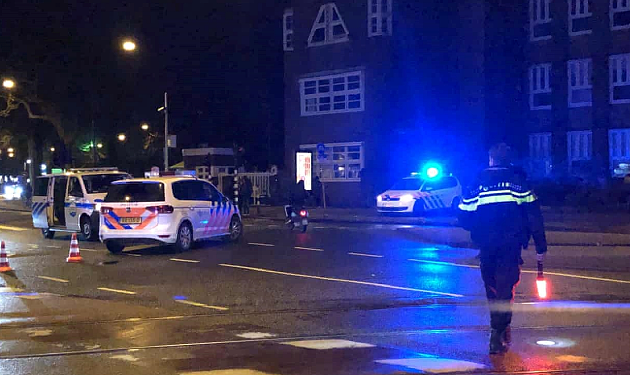 荷兰苹果店发生抢劫事件：人质已获救、持枪者已被制服 - 1