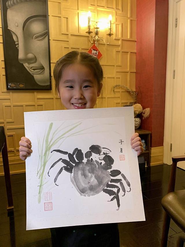 张丹露晒儿女绘画作品，5岁女儿画螃蟹活灵活现，获赵文卓称赞 - 7