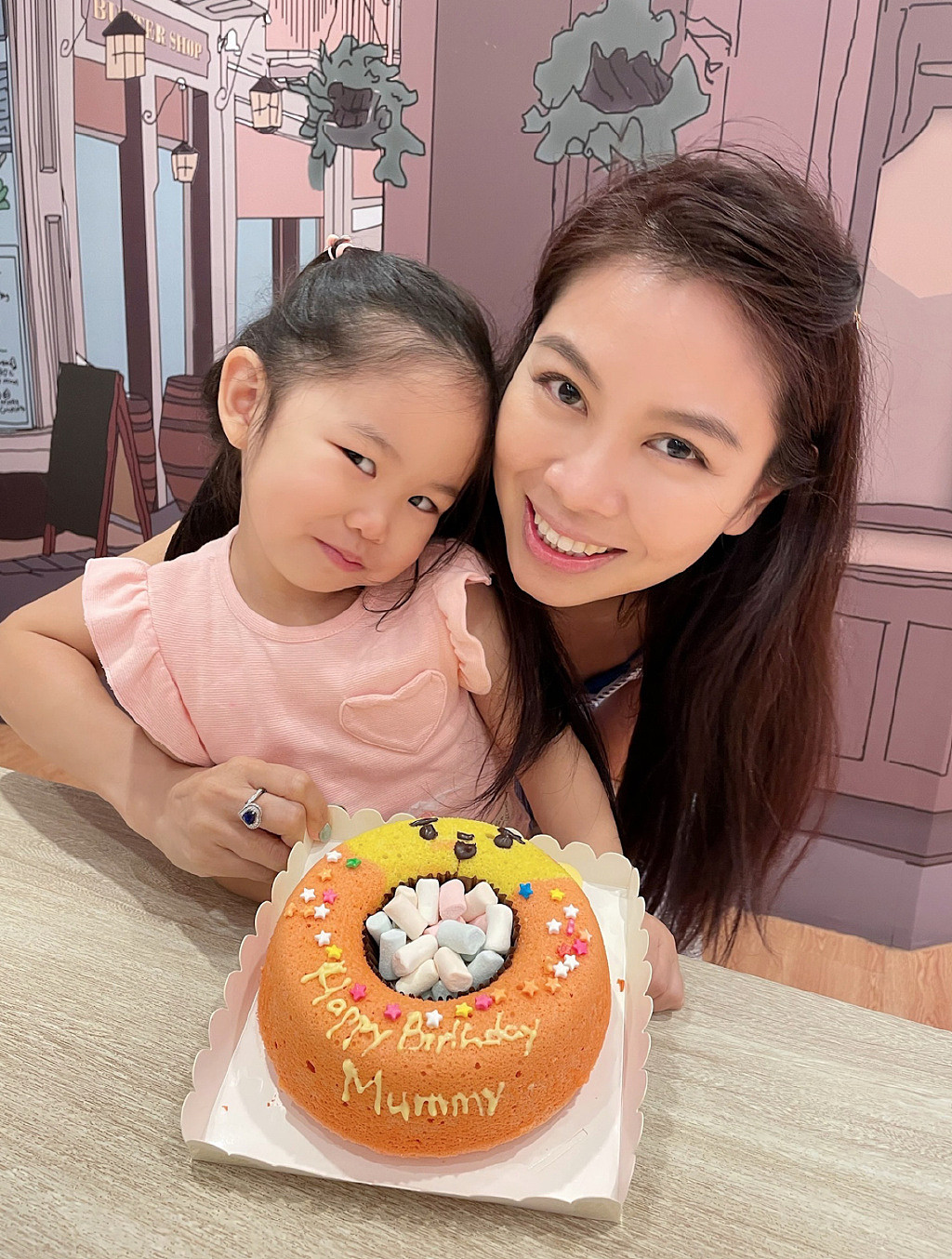 钱国伟离世两年后遗孀复出，重返TVB担任经理人，独自抚养4岁女儿 - 6