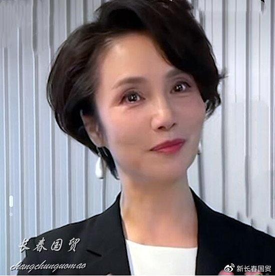 她曾是《中国新闻》的主播，退休后重返央视录节目，61岁变成这样了 - 2